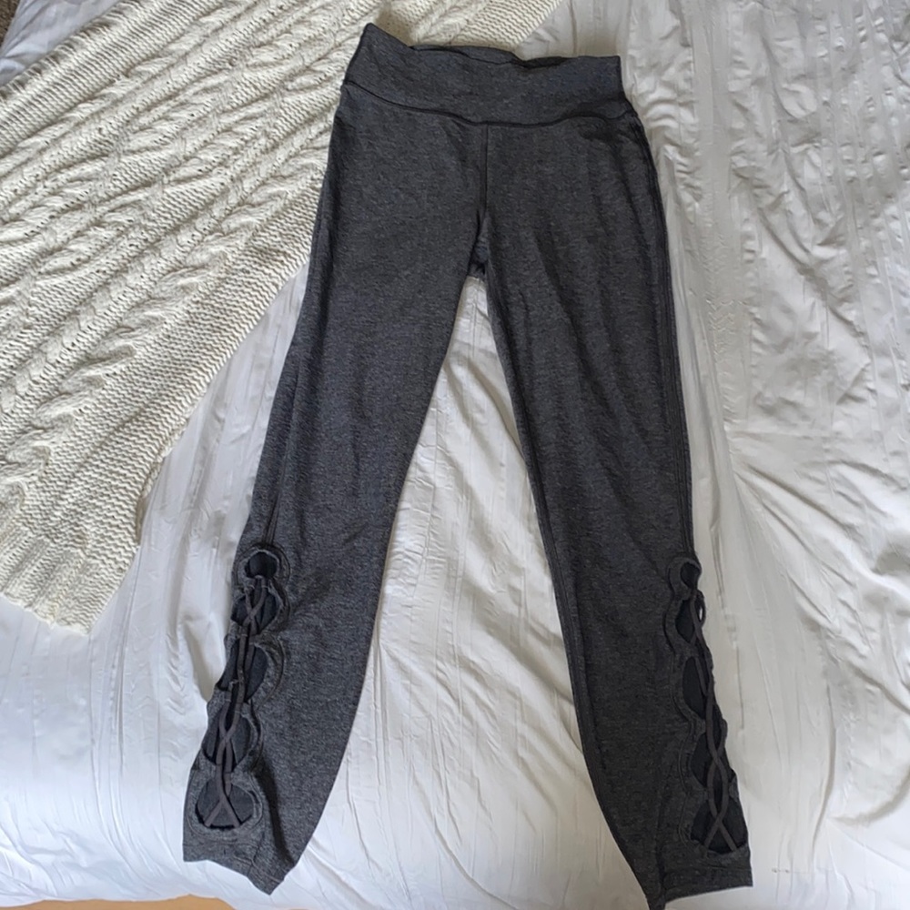 Lulu Lemon size 6 gray leggings